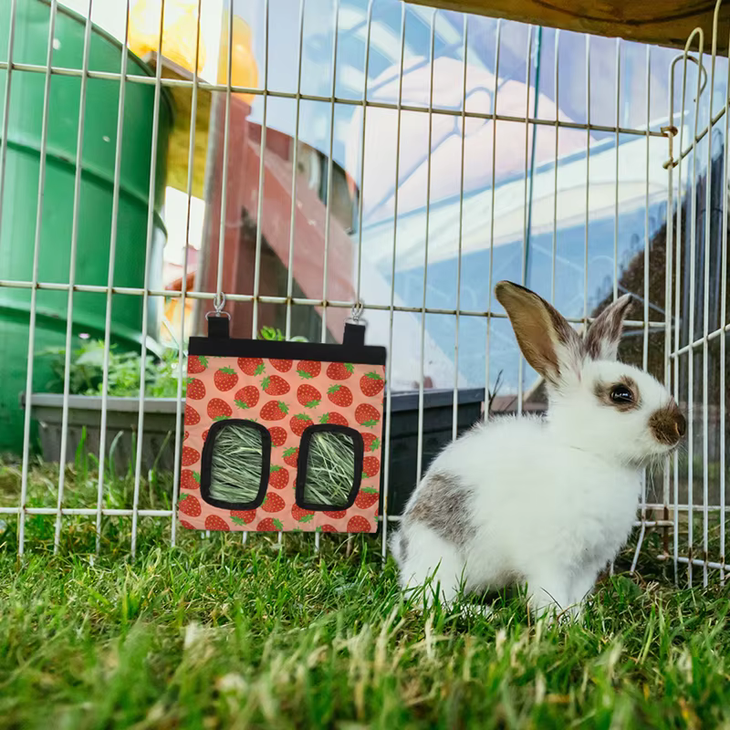 Hanging Hay Feeder Bag for Rabbits - Image 6